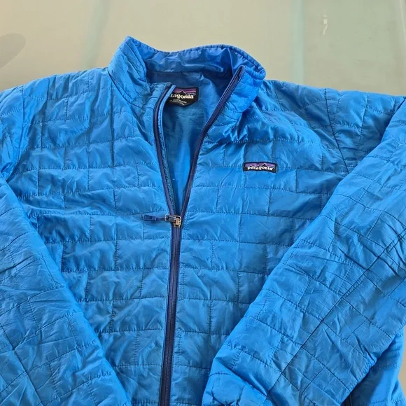 Patagonia Men's Puffer Coat - Picture 3 of 13